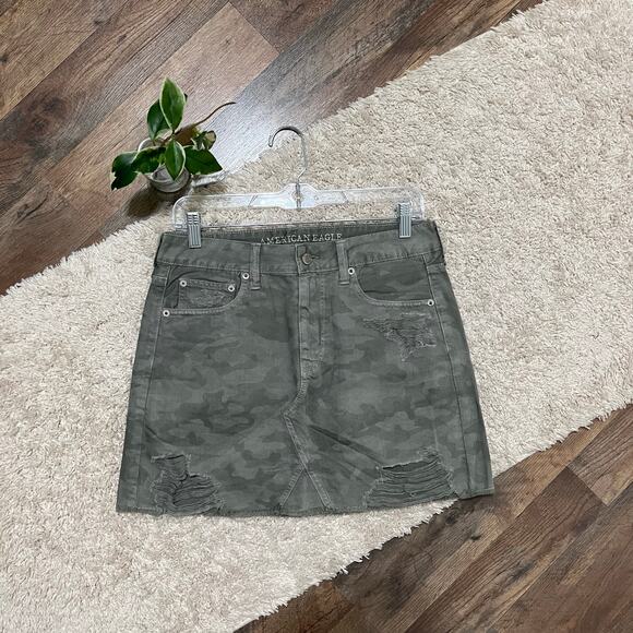 American Eagle Size 6 Long Camo Distressed High Rise Festival Mini Skirt NWOT - Picture 1 of 5